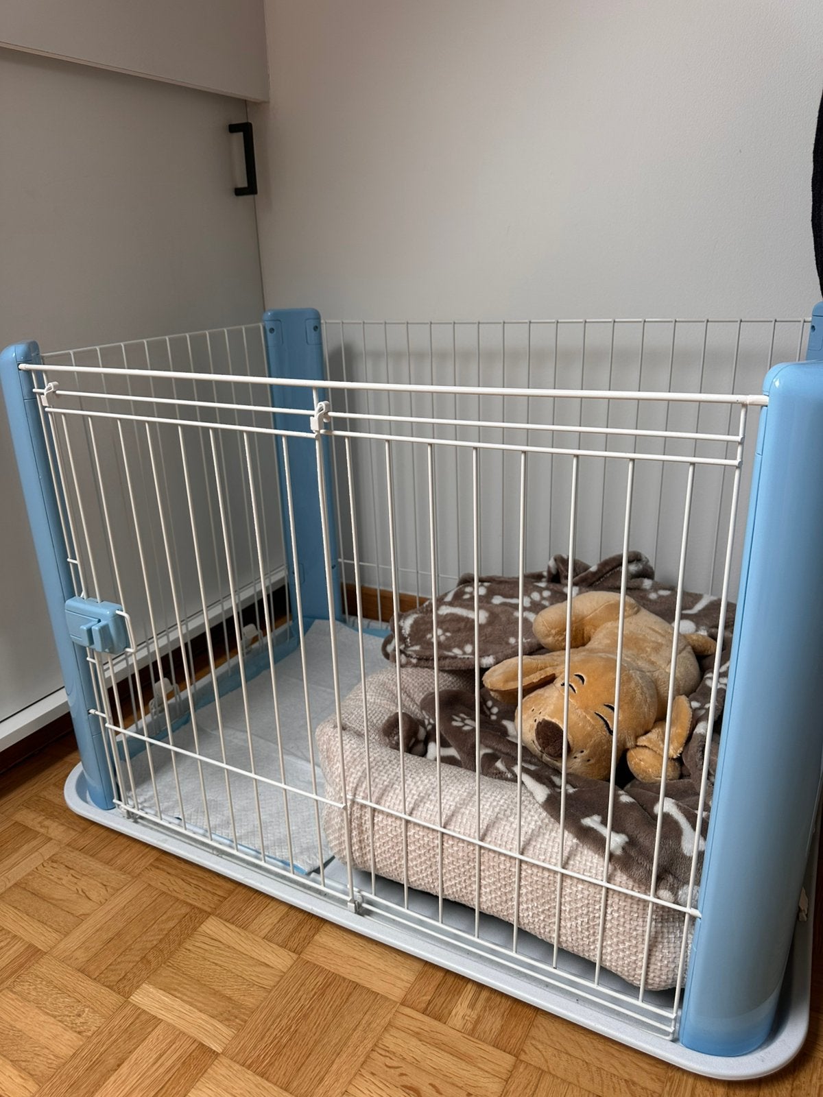 Puppyren te koop, Ophalen, Zo goed als nieuw, Hondenhok