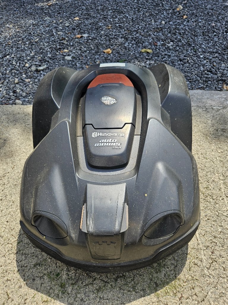 Robot tondeuse Husqvarna 330X, Enlèvement, Utilisé, 20 à 25 cm, Husqvarna