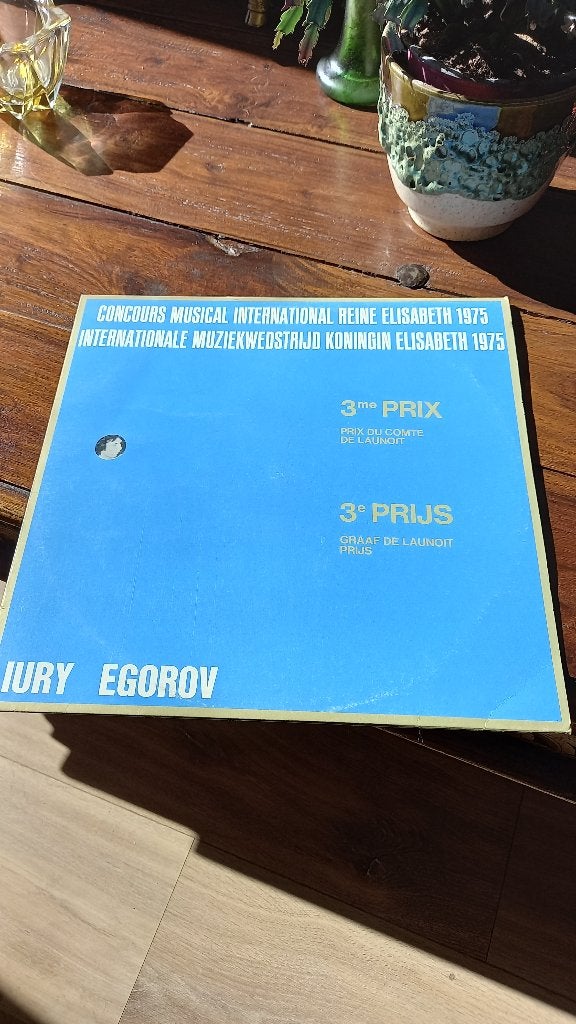 vinyl 33T iury egerov concours musical international reine e, CD & DVD, Enlèvement, Comme neuf, Pop