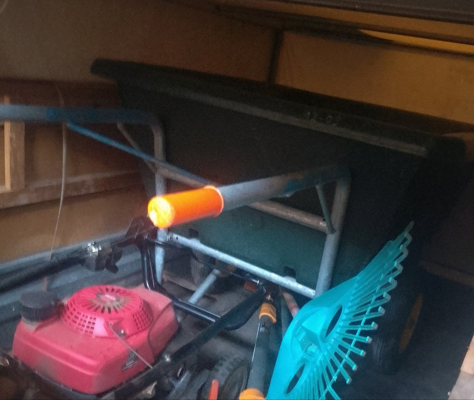 Stal kruiwagen 200 liter met 2 volle wielen, Tuin en Terras, Kruiwagens, Ophalen