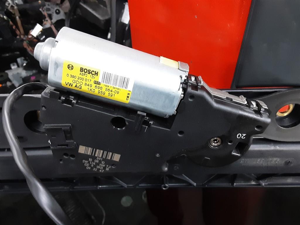 SCHUIFDAK MOTOR Volkswagen Golf VI (5K1) (1KO959591), Gebruikt, Volkswagen, Mevr. I. Hauben, Rue de l'Espoir 34 34
4030  GRIVEGNÉE, BE