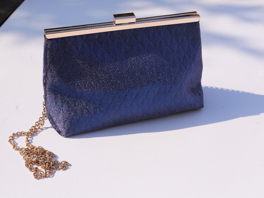 Joli petit sac de soirée bleu vintage, Bijoux, Sacs & Beauté, Enlèvement ou Envoi, Comme neuf, Bleu, Sac de soirée