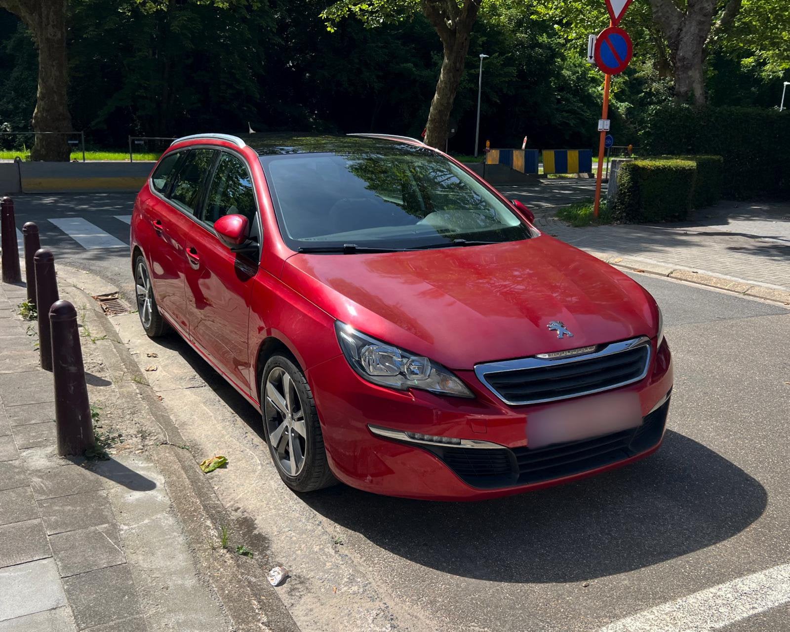 Peugeot 308 2016 131 000 km, Autos, Rouge, Achat, Euro 6, Toit panoramique