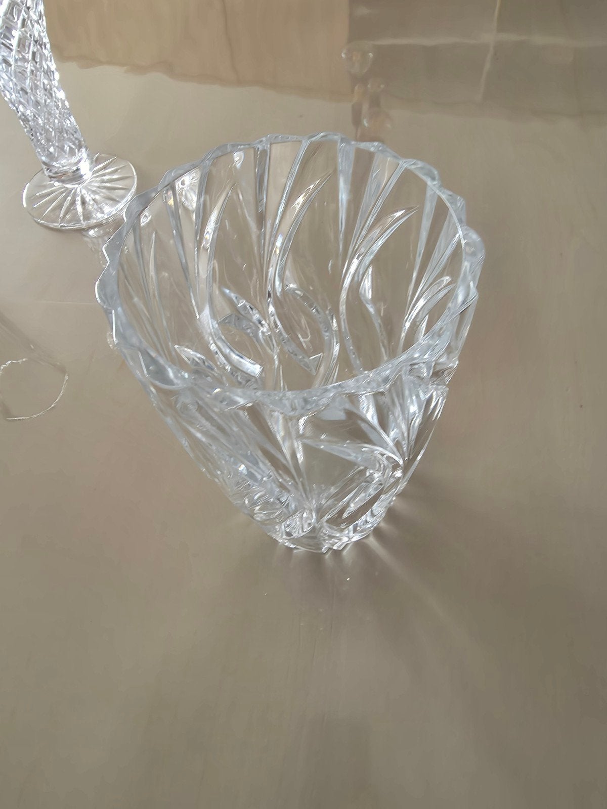 vase cristal, Enlèvement
