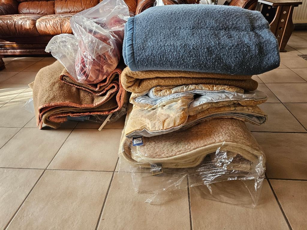 Lot oude dekens verschillende formaat, Ophalen, Gebruikt