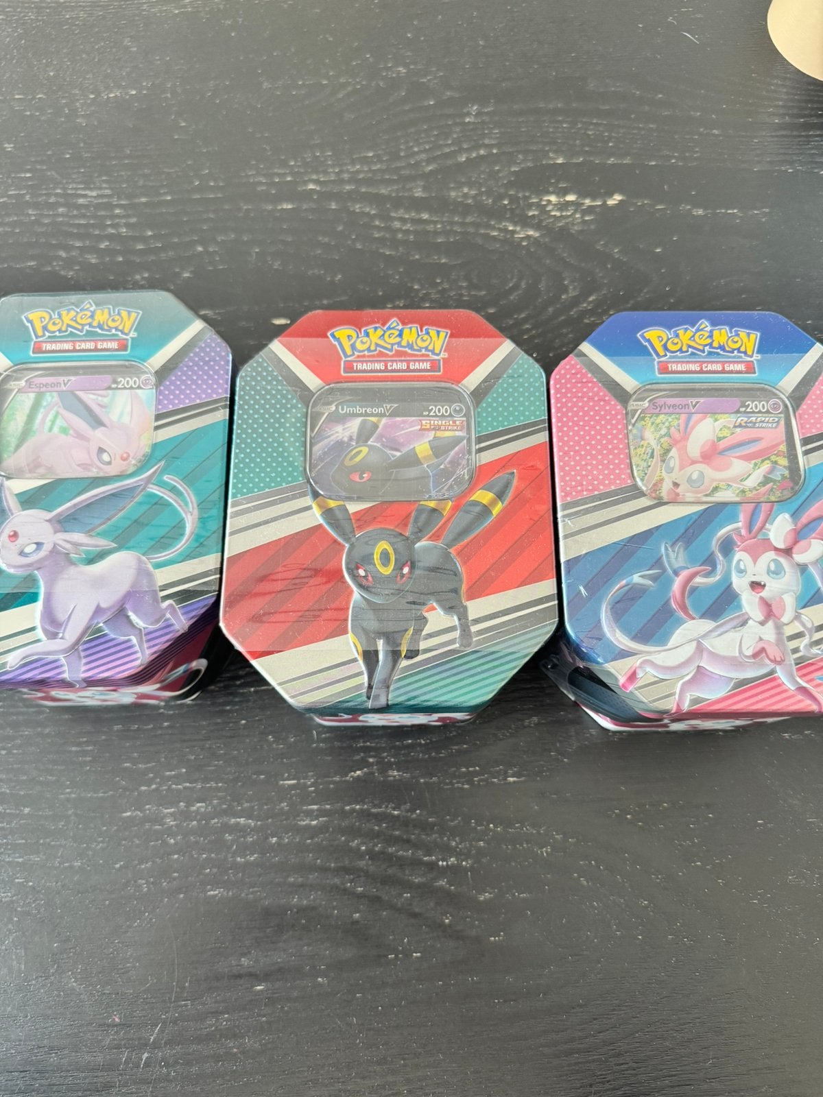 Pokémon sealed V Heroes tins. Eveelutions., Enlèvement ou Envoi, Neuf