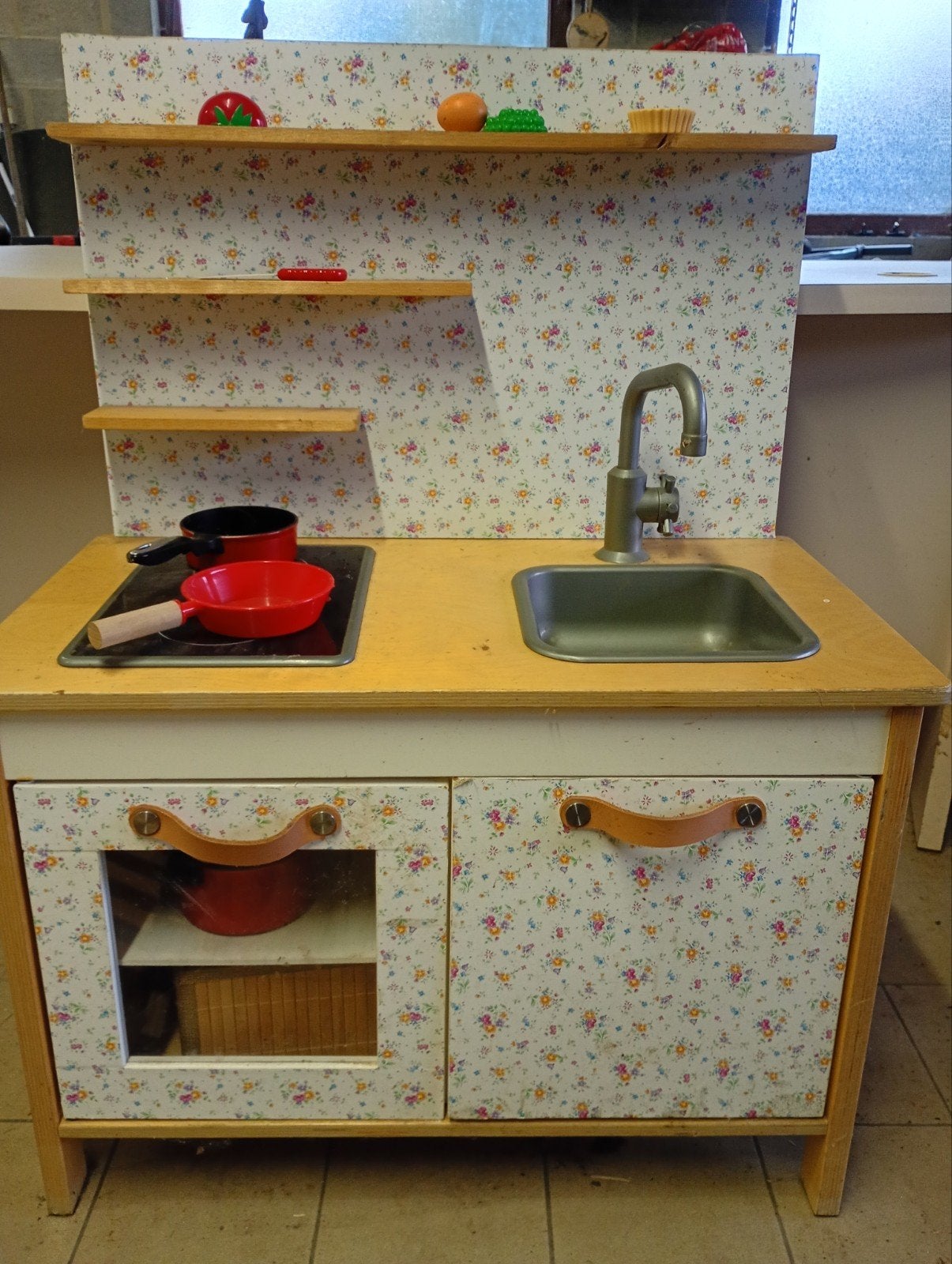 speelgoedkeukentje met beetje materiaal, Enfants & Bébés, Enlèvement