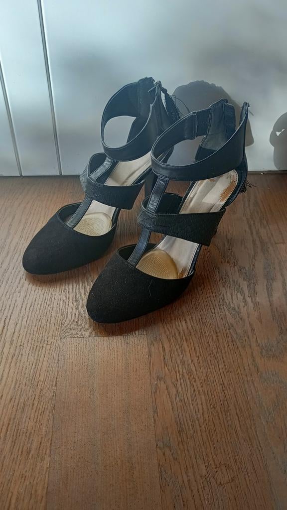 Zwarte dames schoenen, Ophalen, Gedragen, Zwart