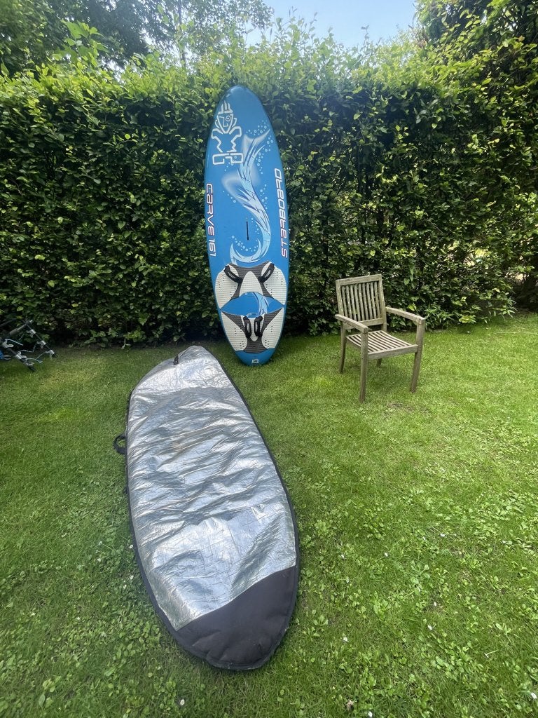 Complete Starboard windsurfset, Sports nautiques & Bateaux, Planche à voile, Utilisé, Ensemble complet, Starboard, Avec aileron(s)
