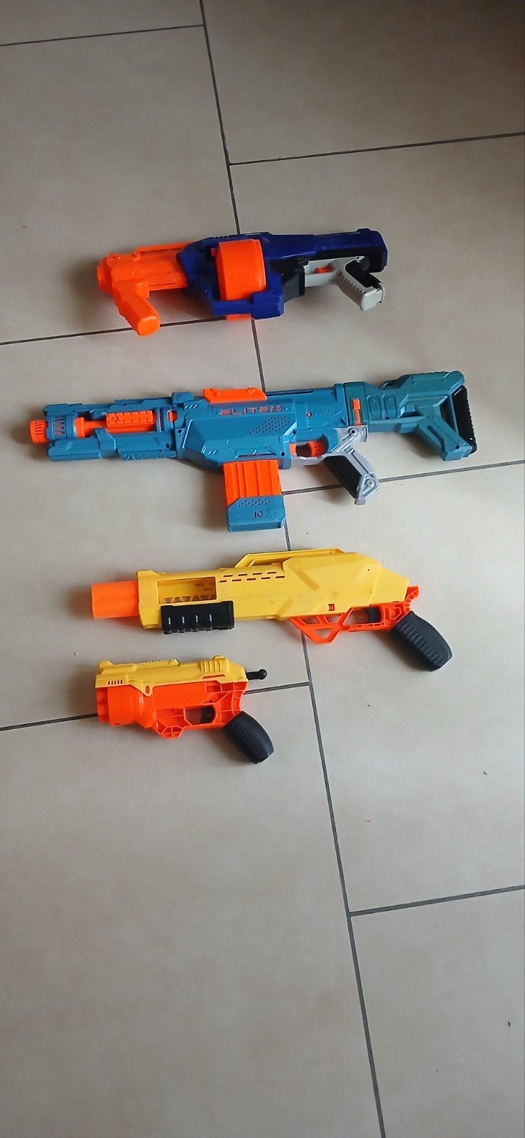 4 nerf wapens met +-80 kogels, Ophalen of Verzenden
