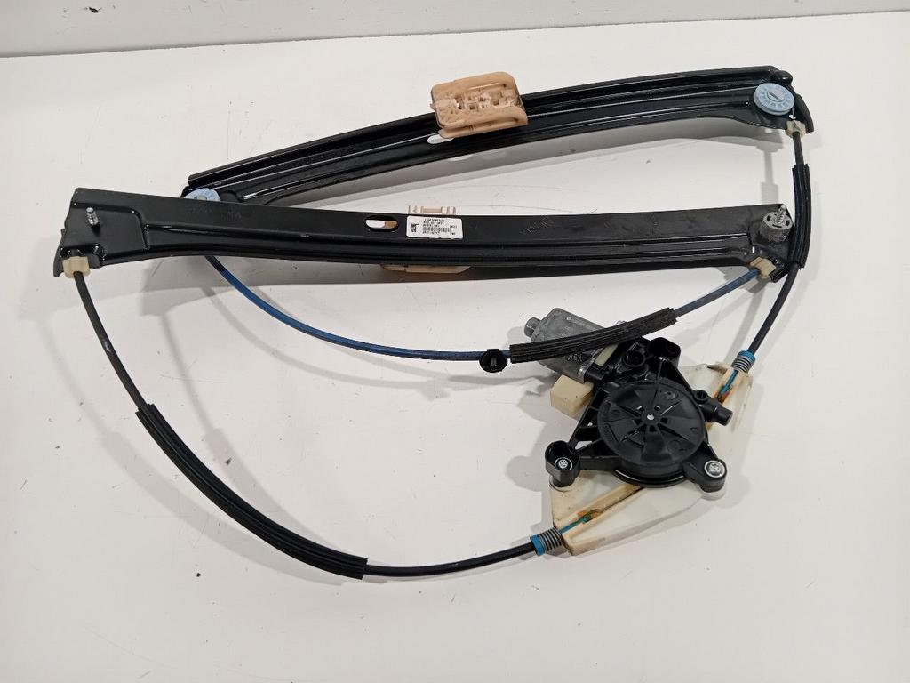 Raammechaniek elektrisch rechts voor Volkswagen Touran, Auto-onderdelen, Onderdelen@venauto.nl, Van der Ven Autorecycling B.V.