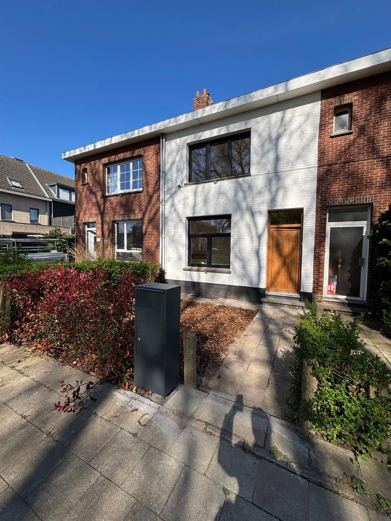 Gezellige thuis te koop in een rustige wijk te Stabroek, Immo, 200 tot 500 m², Stabroek, 3 kamers, Tussenwoning
