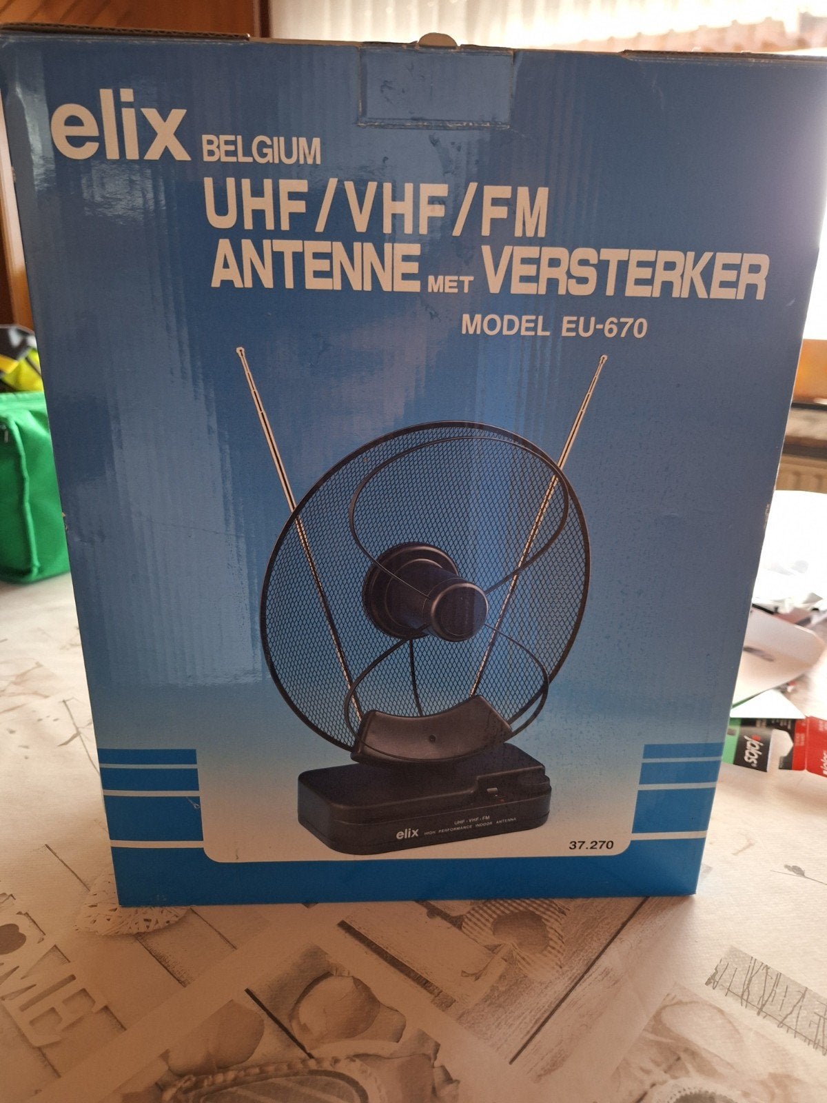 Te koop: Elix binnenhuisantenne met versterker, Ophalen of Verzenden, Zo goed als nieuw