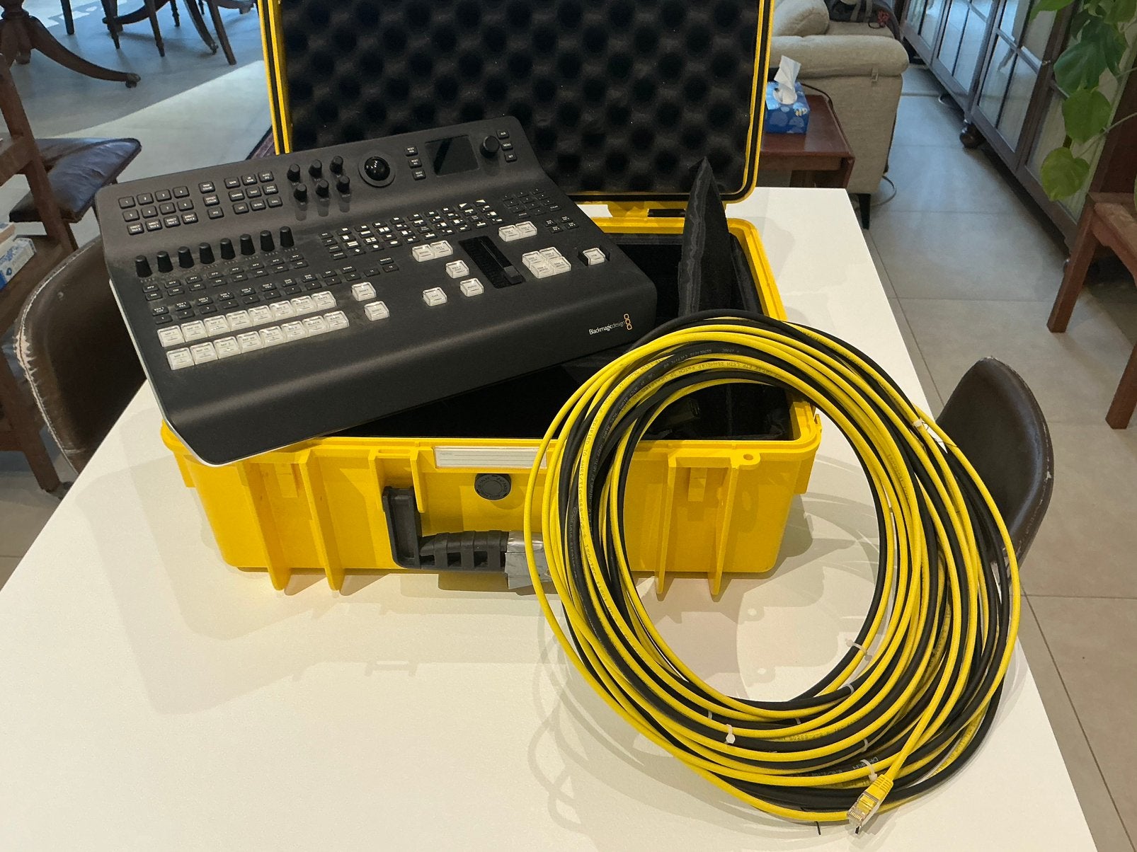 Mélangeur de production en direct BlackMagic, Enlèvement, Utilisé, 5 à 10 canaux, Entrée micro