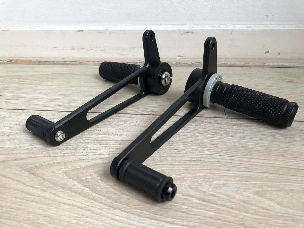 Rearset / rem schakelset + voetsteunen, Motoren, Ophalen of Verzenden, Nieuw