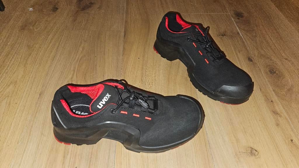 Uvex 1 
Veiligheidsschoenen, Ophalen