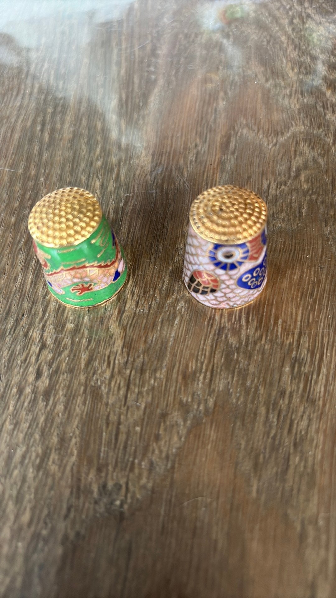 2 chapeaux papillons cloisonnés, dragon et hibou, Enlèvement ou Envoi, Comme neuf