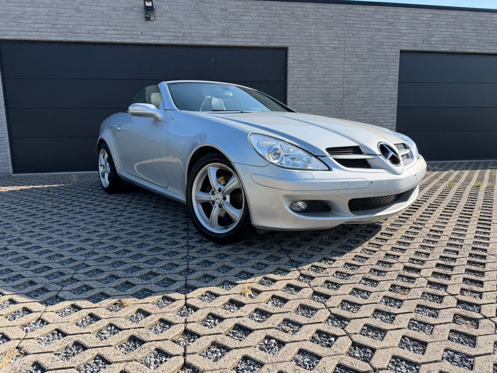 Mercedes SLK 200 Kompressor / Navi / Carplay / Cruise / …., Auto's, Mercedes-Benz, Achterwielaandrijving, Zwart, 4 cilinders, Cabriolet