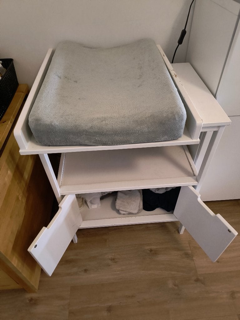 Verzorgingstafel, Gebruikt, Minder dan 75 cm, 50 tot 70 cm, Voetruimte