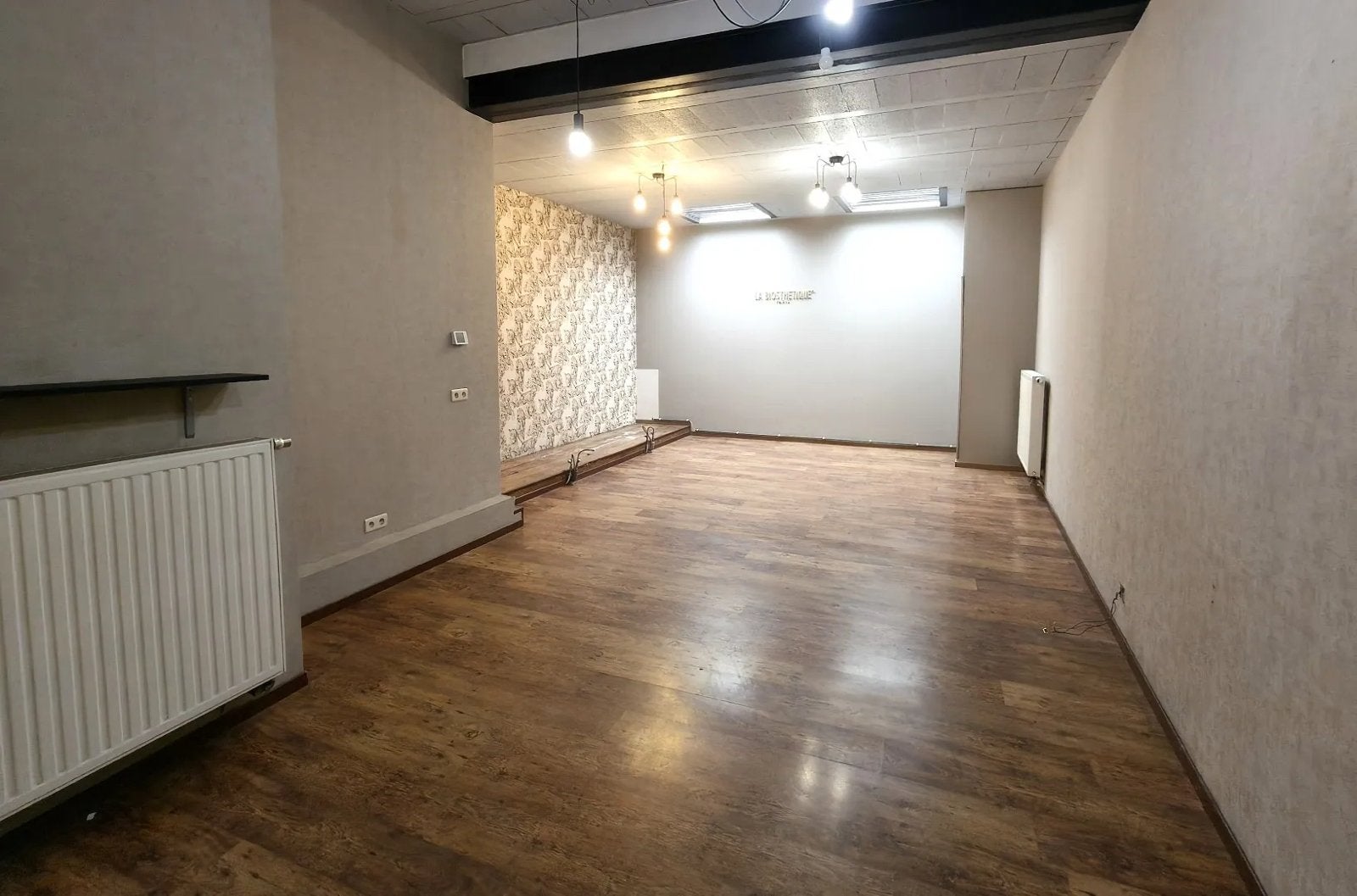 Boutique à louer dans le centre de Tongres, Articles professionnels, Immobilier d'entreprise, Espace commercial