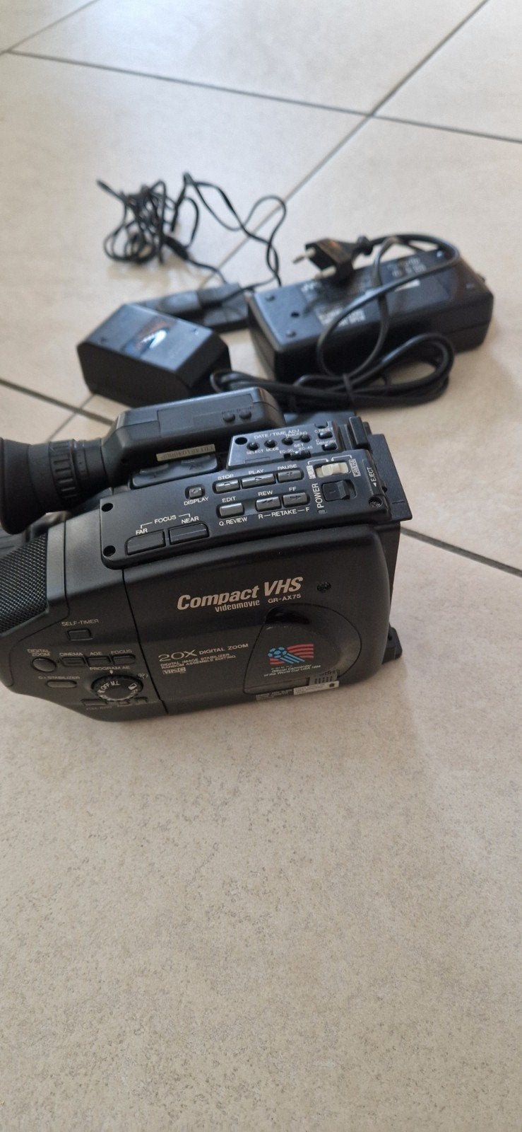 JVC compact VHS camera GR-AX75, TV, Hi-fi & Vidéo, Caméscopes numériques, JVC, Caméra, Utilisé, Enlèvement