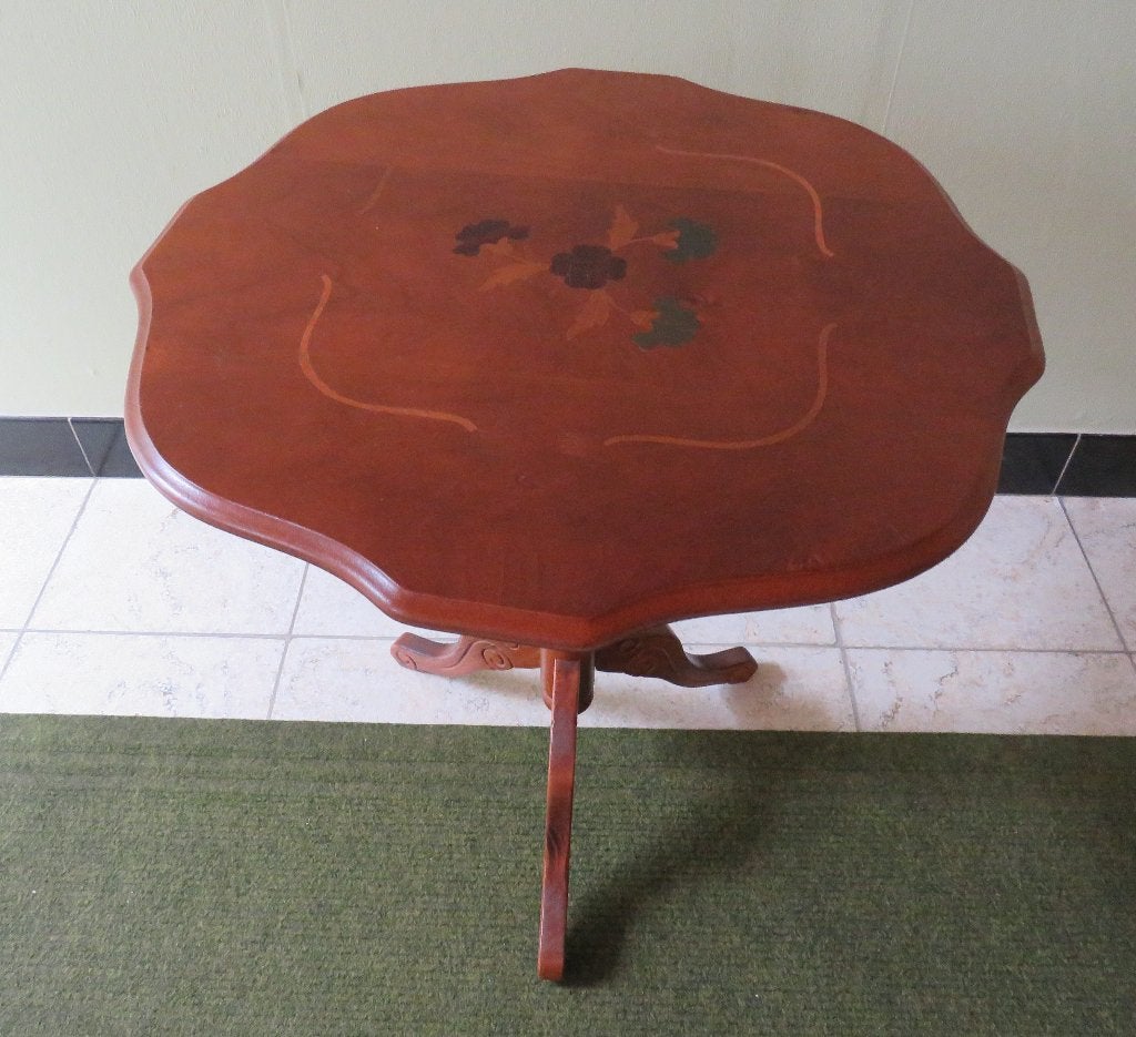 tafeltje 57 cm hoog, 52 cm breed, Minder dan 55 cm, Zo goed als nieuw, Hout, Ophalen