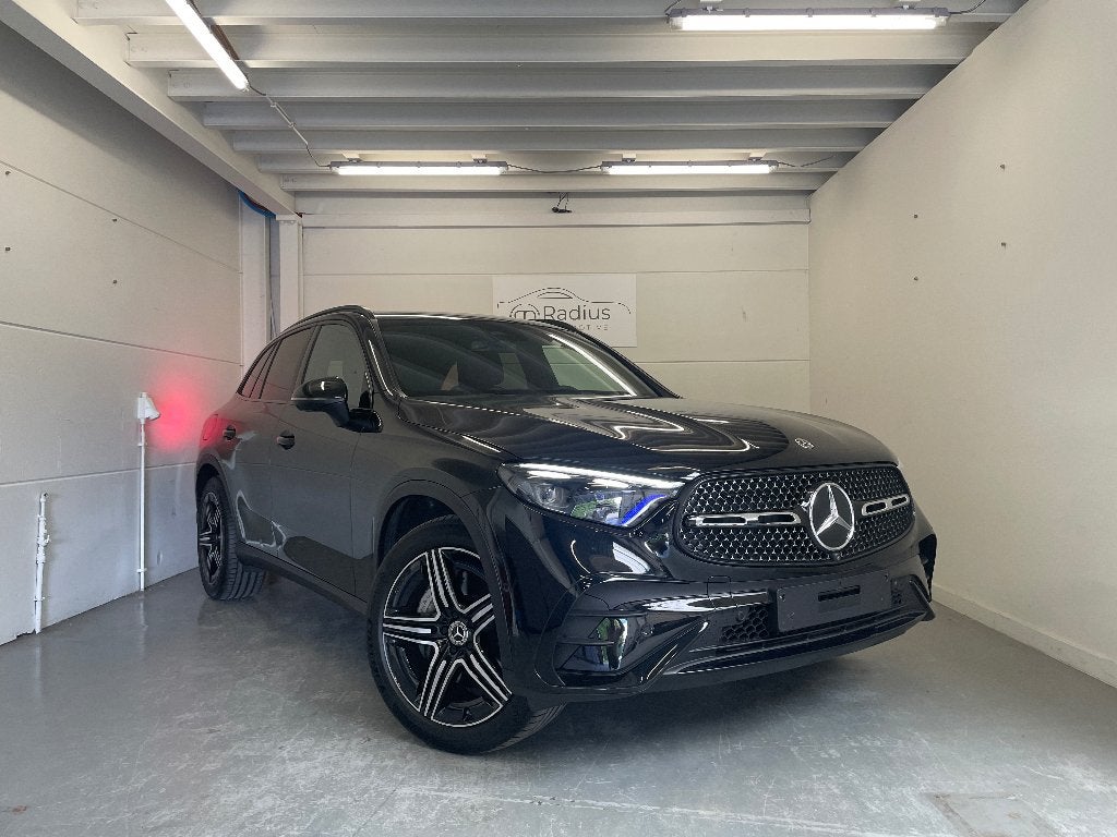 Mercedes-Benz - GLC300d - AMG Line - Pano dak, Auto's, Automaat, 4 cilinders, Zwart, Dealer onderhouden