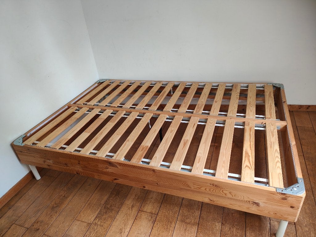 Lit double, Maison & Meubles, 140 cm, Enlèvement, Utilisé, 200 cm