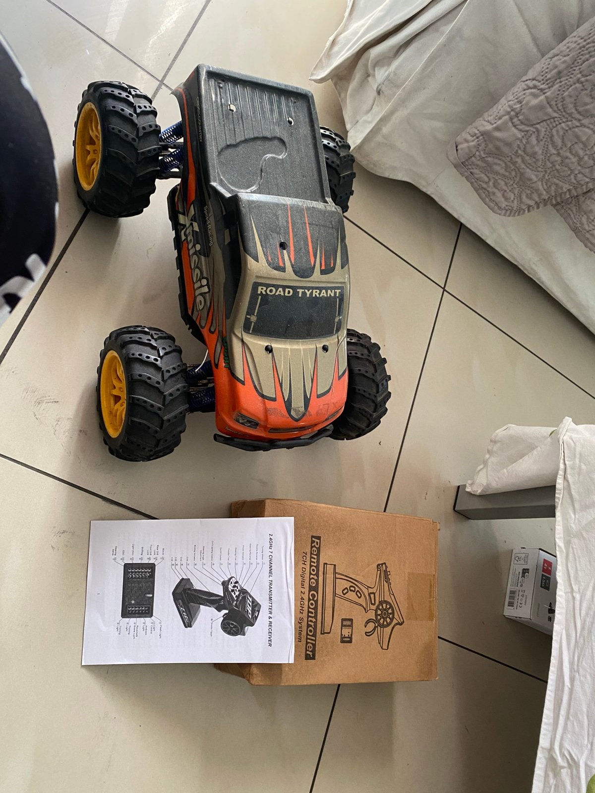 Rc brushless d’origine 2.4ghz 150€ fonctionne parfaitement, Hobby & Loisirs créatifs, Échelle 1:10, Voiture off road, Enlèvement