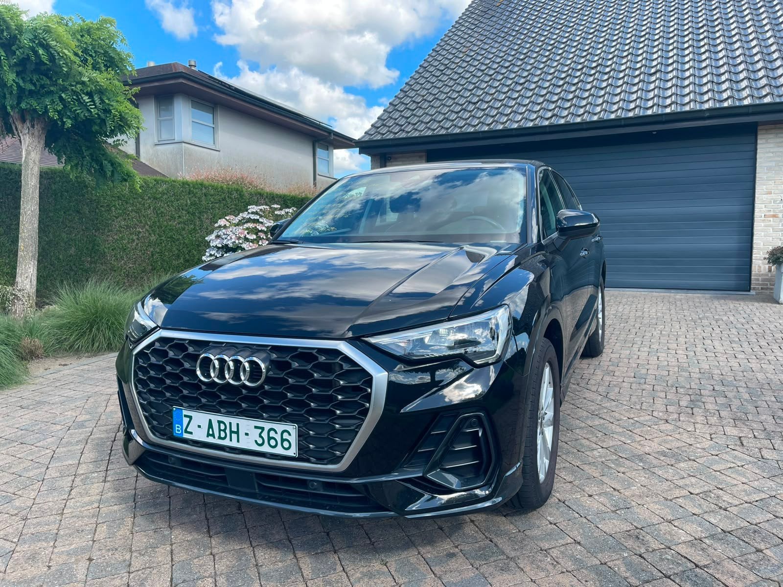 Audi Q3 Sportback Hybride - Benzine Automaat, Auto's, Audi, Stof, 4 cilinders, Zwart, 5 zetels
