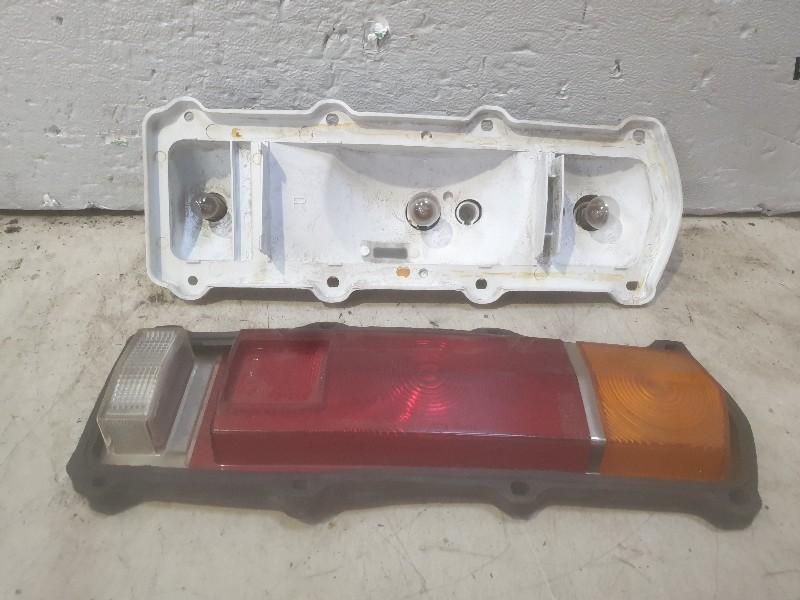 FEU ARRIÈRE DROIT Toyota 1000 (KP30) (01-1969/02-1978), Autos : Pièces & Accessoires, Éclairage, Toyota, Utilisé