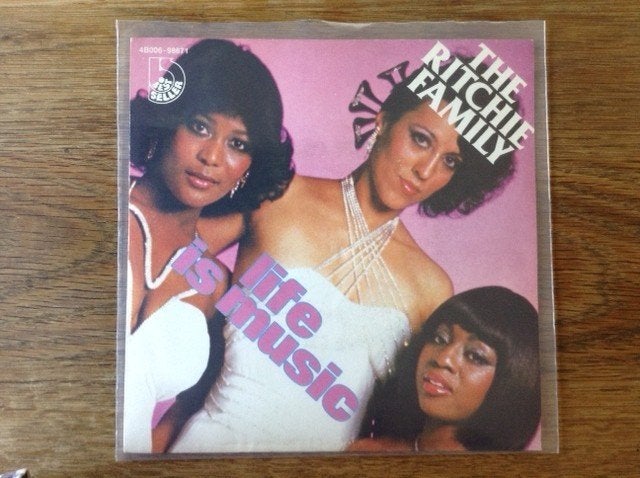 single the ritchie family, R&B et Soul, Enlèvement ou Envoi, Housse de protection extérieure, 7 inch