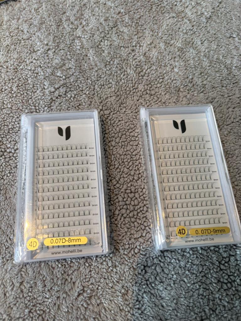 Wimpersextenions Mohelli 4D Volume Fans (8mm & 9mm), Ophalen of Verzenden, Zo goed als nieuw