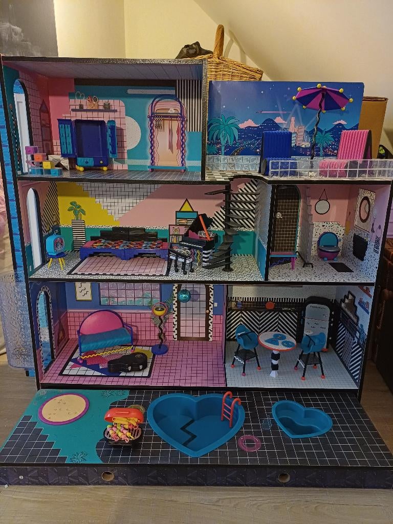 LOL poppenhuis, Ophalen, Gebruikt, Poppenhuis
