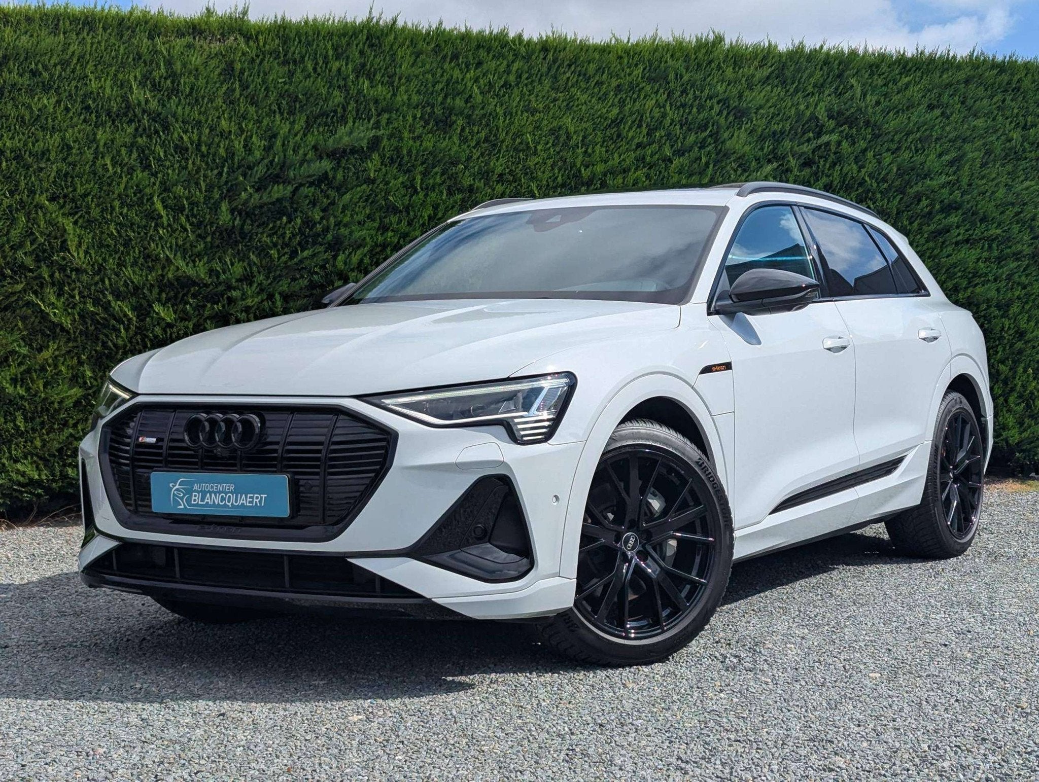 Audi Q8 e-tron (Q8) e-Tron - 2x s-line - opendak - lederen s, Auto's, Audi, Automaat, Gebruikt, Zwart, 408 pk