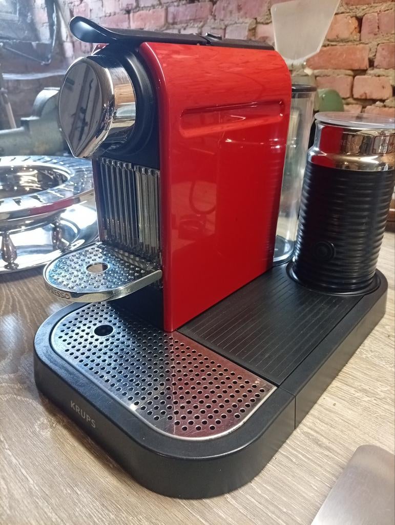 Nespresso met melkopschuimer, Elektronische apparatuur, Koffiezetapparaten, Ophalen