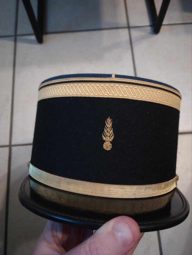 Kepi Garde Gendarmerie Mobile Frankrijk, Verzamelen, Ophalen of Verzenden, Rijkswacht