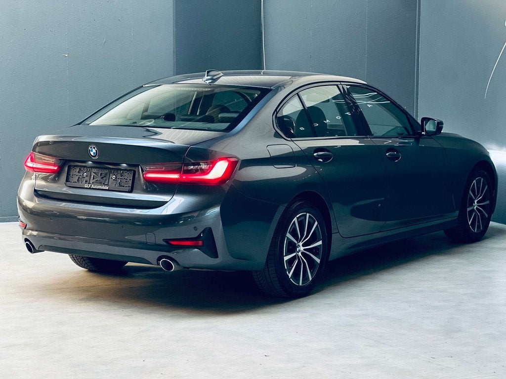 BMW 3 Serie 318 d *AUTOMATIQUE*LUMIÈRE AMBIANCE*CARNET COMP, Cuir, Argent ou Gris, Achat, Entreprise