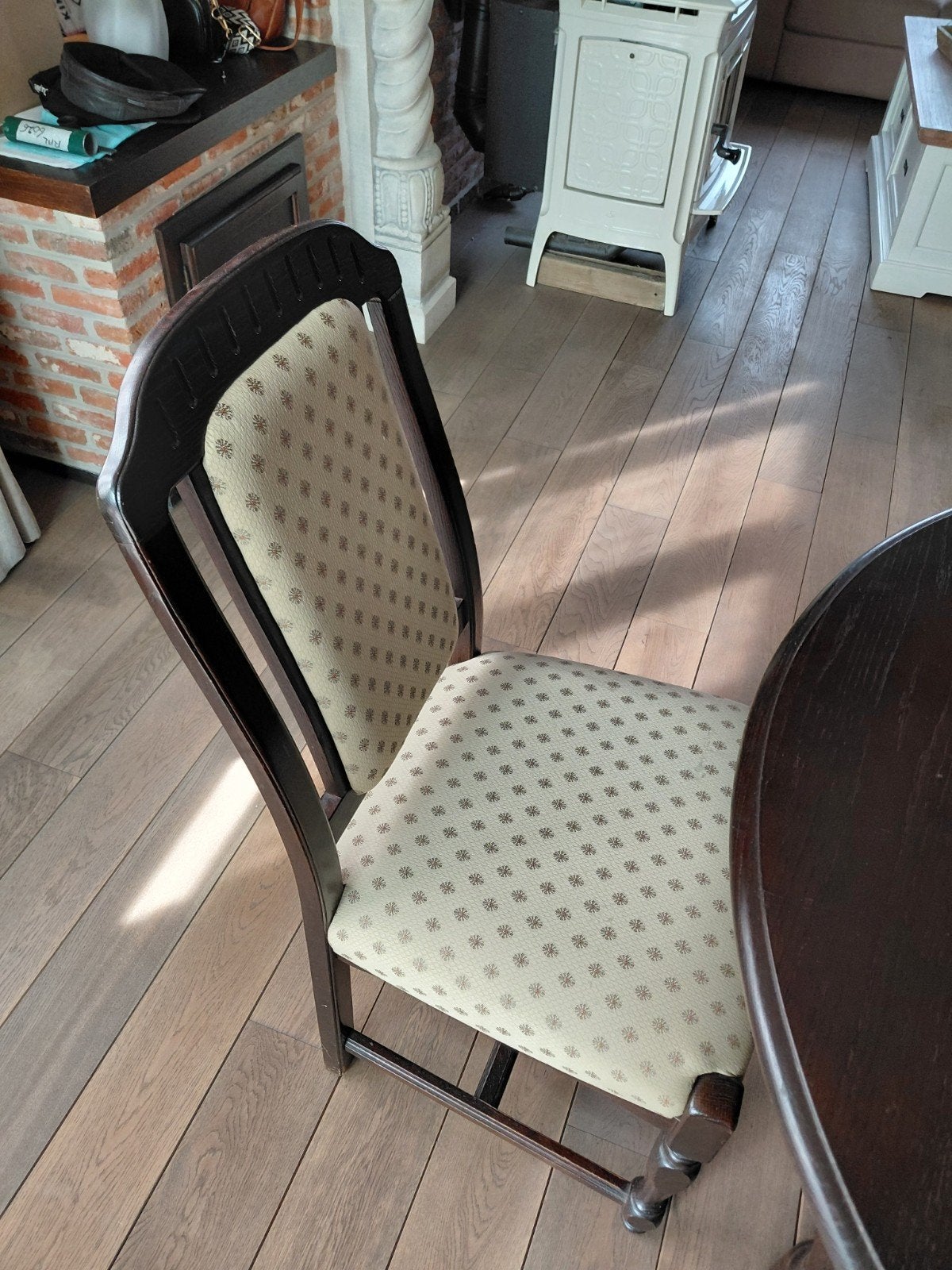 Ronde tafel 1,10 cm met 4 stoelen, Ophalen
