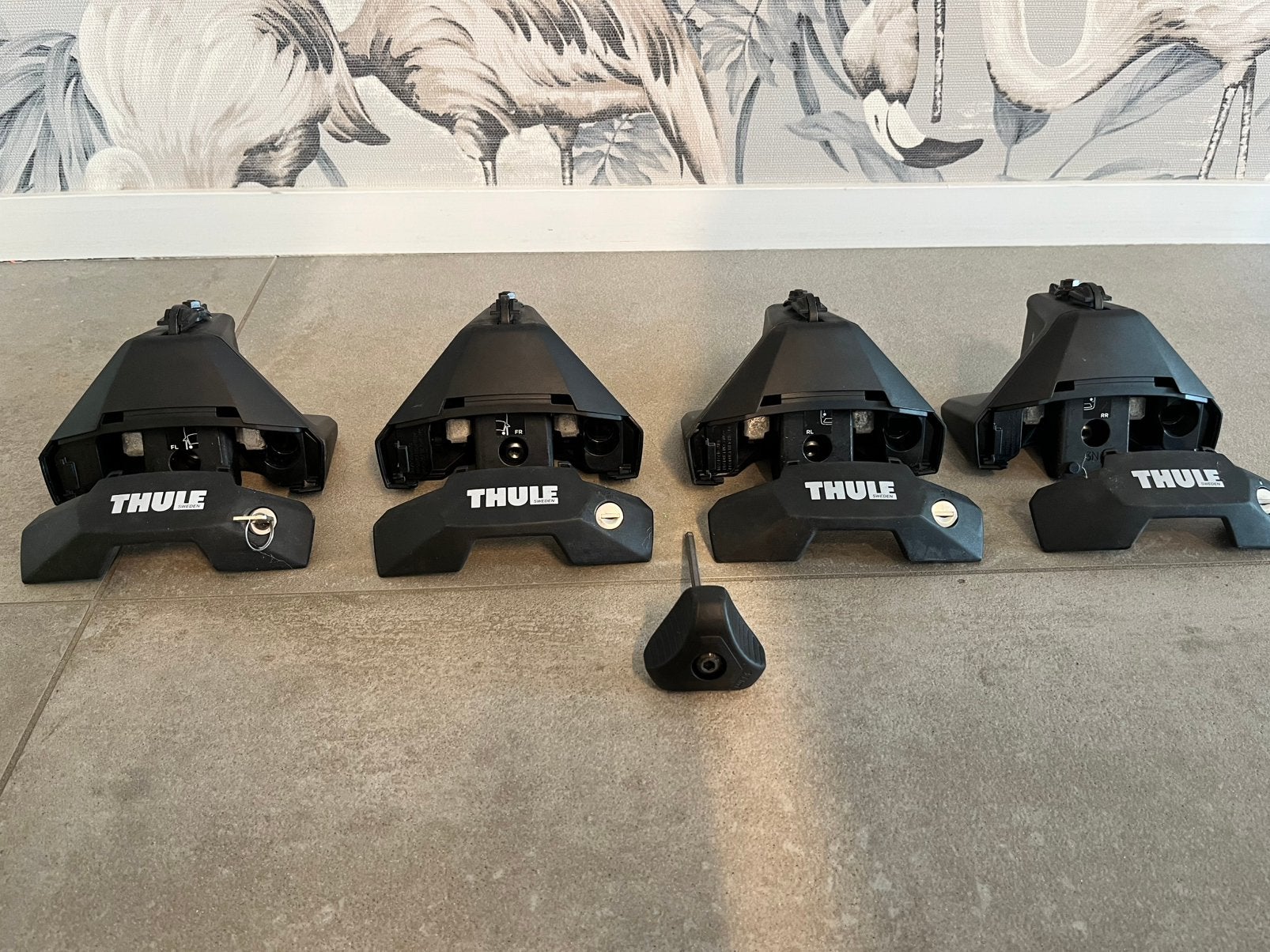 Thule Evo Clamp (model: 7105xx) - voor dakdragers, Auto diversen, Dakdragers, Ophalen, Gebruikt