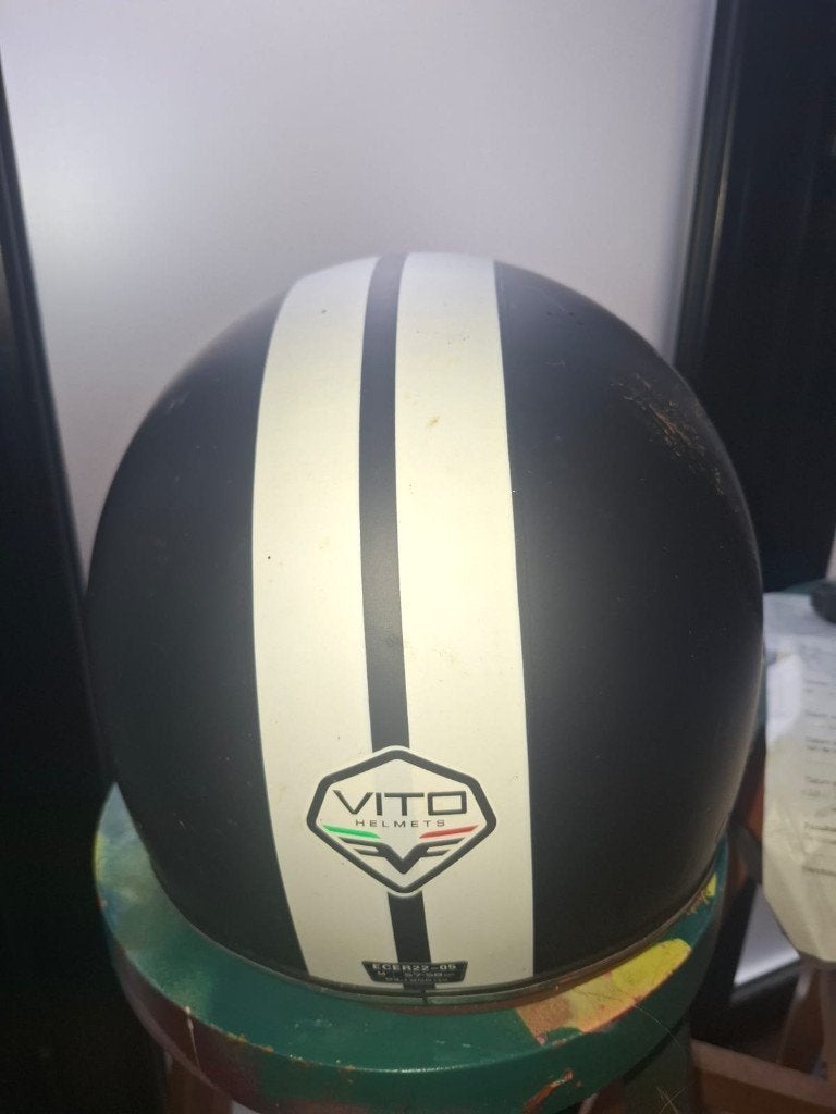 Mooie helm voor brommer/scooter van Vito, Ophalen, Zo goed als nieuw, Medium, VITO