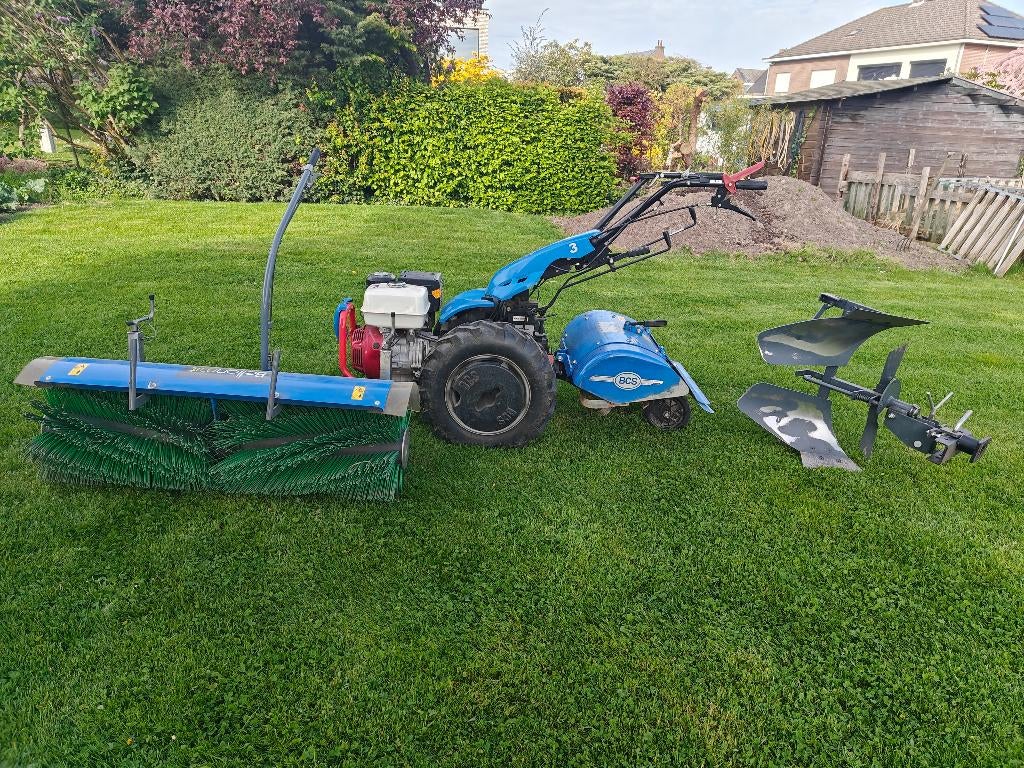 Motoculteur BCS met bakfrees, ploeg en borstel, Bricolage & Construction, Outillage | Fraiseuses, Utilisé, Essence, Coupeur de jardin
