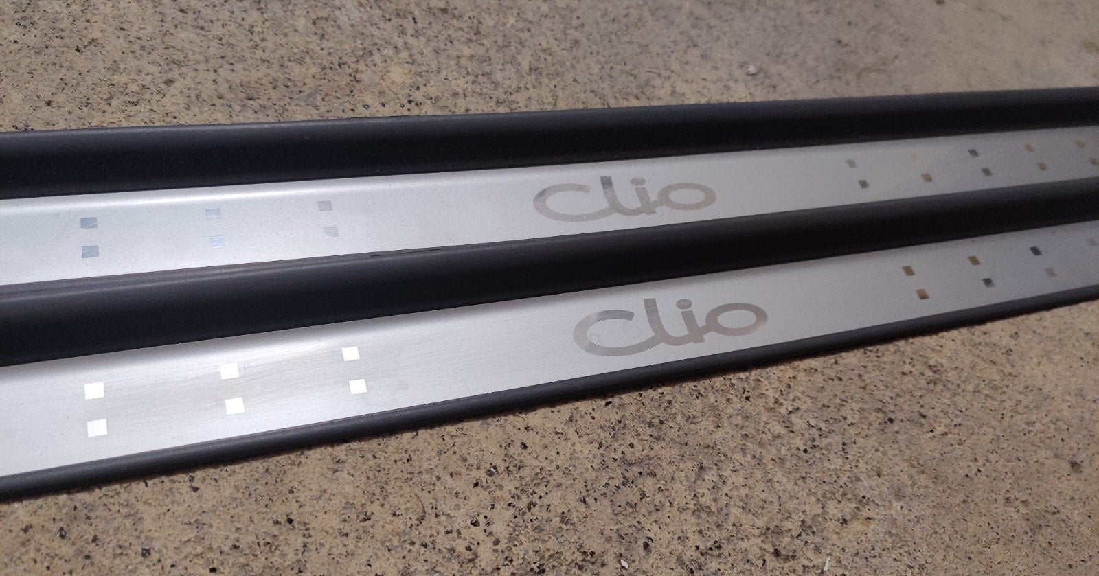 Seuils de porte origine Renault Clio 2, Autos : Pièces & Accessoires, Enlèvement ou Envoi, Utilisé, Renault