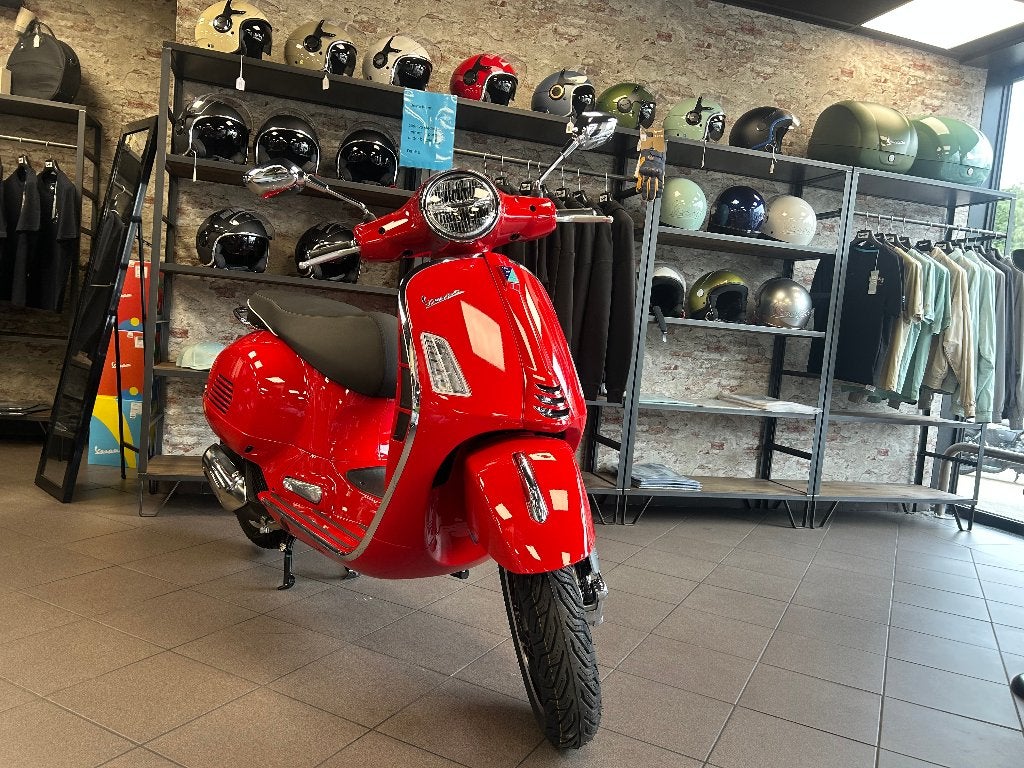Nouvelle Vespa GTS 125 2026, Motos, Scooter, Entreprise, Permis Moto A1 minimum, Neuf