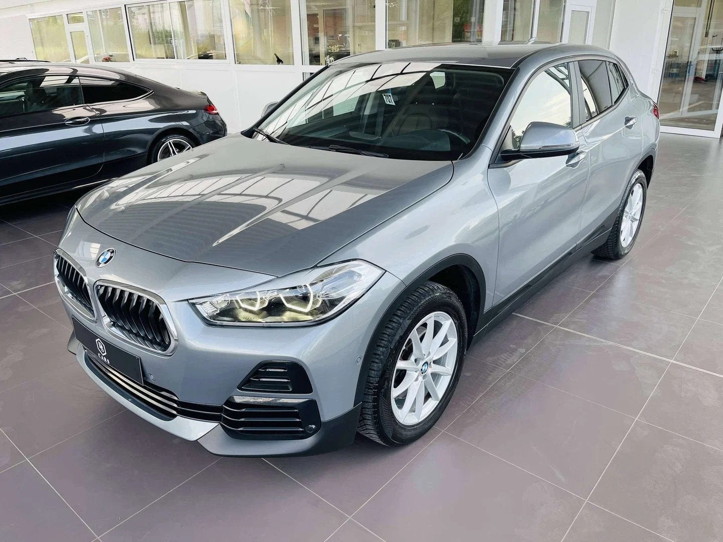 BMW X2 1.5iA * GARANTIE + LED + CUIR + GPS * (automatique), Autos, BMW, Argent ou Gris, Euro 6, 5 portes, Automatique