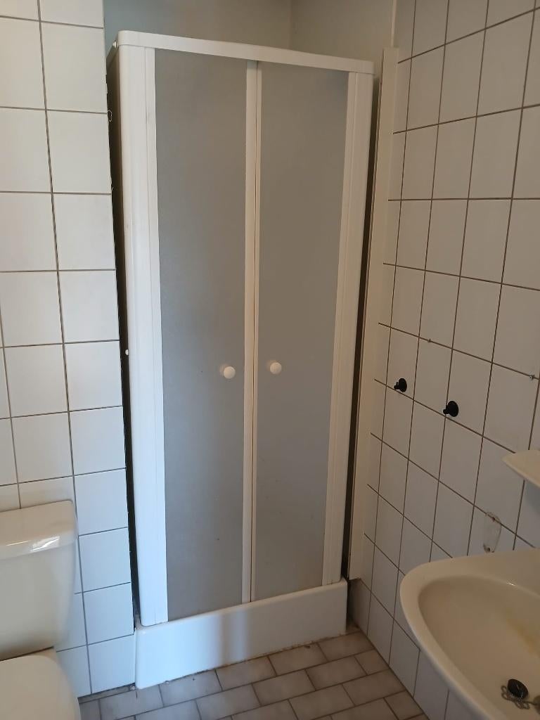 Douchecabine, Enlèvement