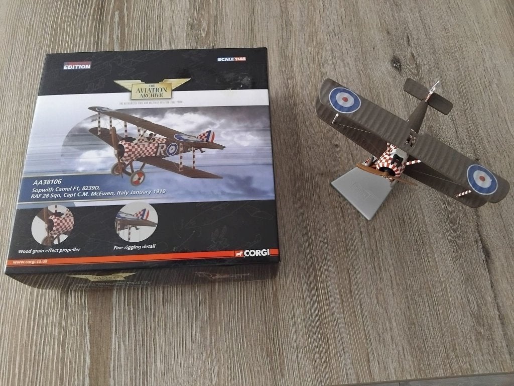 Corgi Camel WW1, Enlèvement ou Envoi, Comme neuf, Plus grand que 1:72, Avion