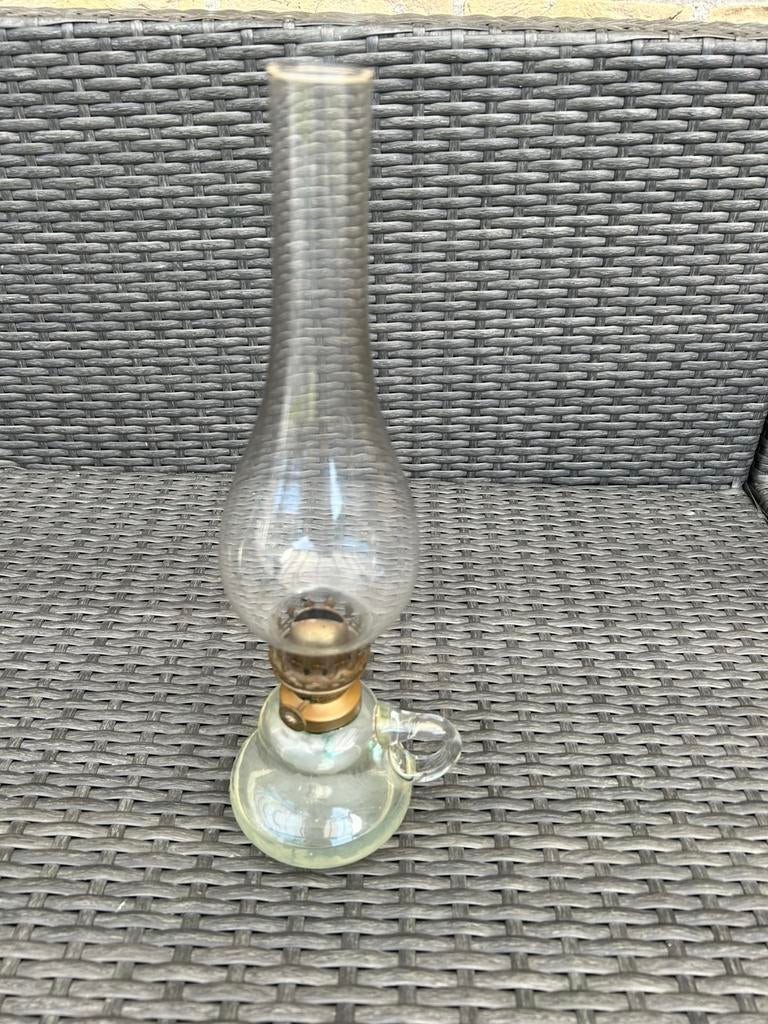 Oude vintage olielamp., Ophalen