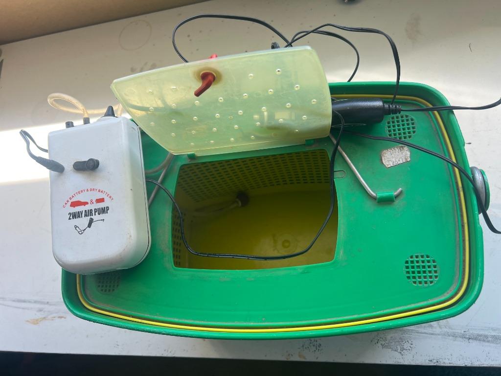 Seau d'aquarium portable avec accessoires pour oxygène, Enlèvement, Comme neuf, Ensemble complet