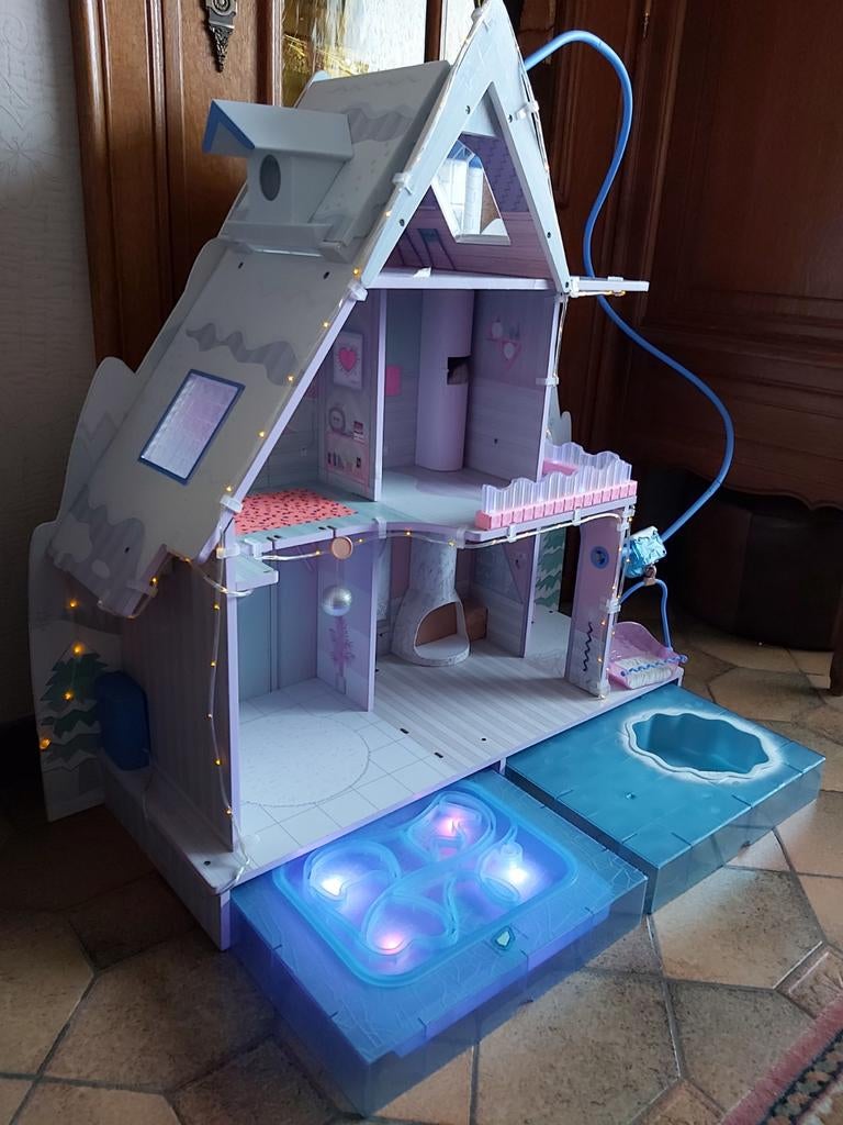 LOLSuprise winterdisco speelhuis met licht, sneeuw, skilif, Ophalen, Gebruikt